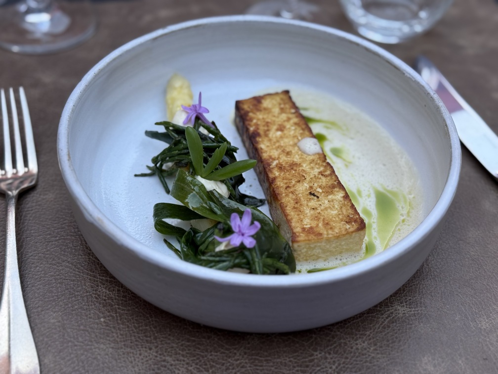 Some tofu with asparagus