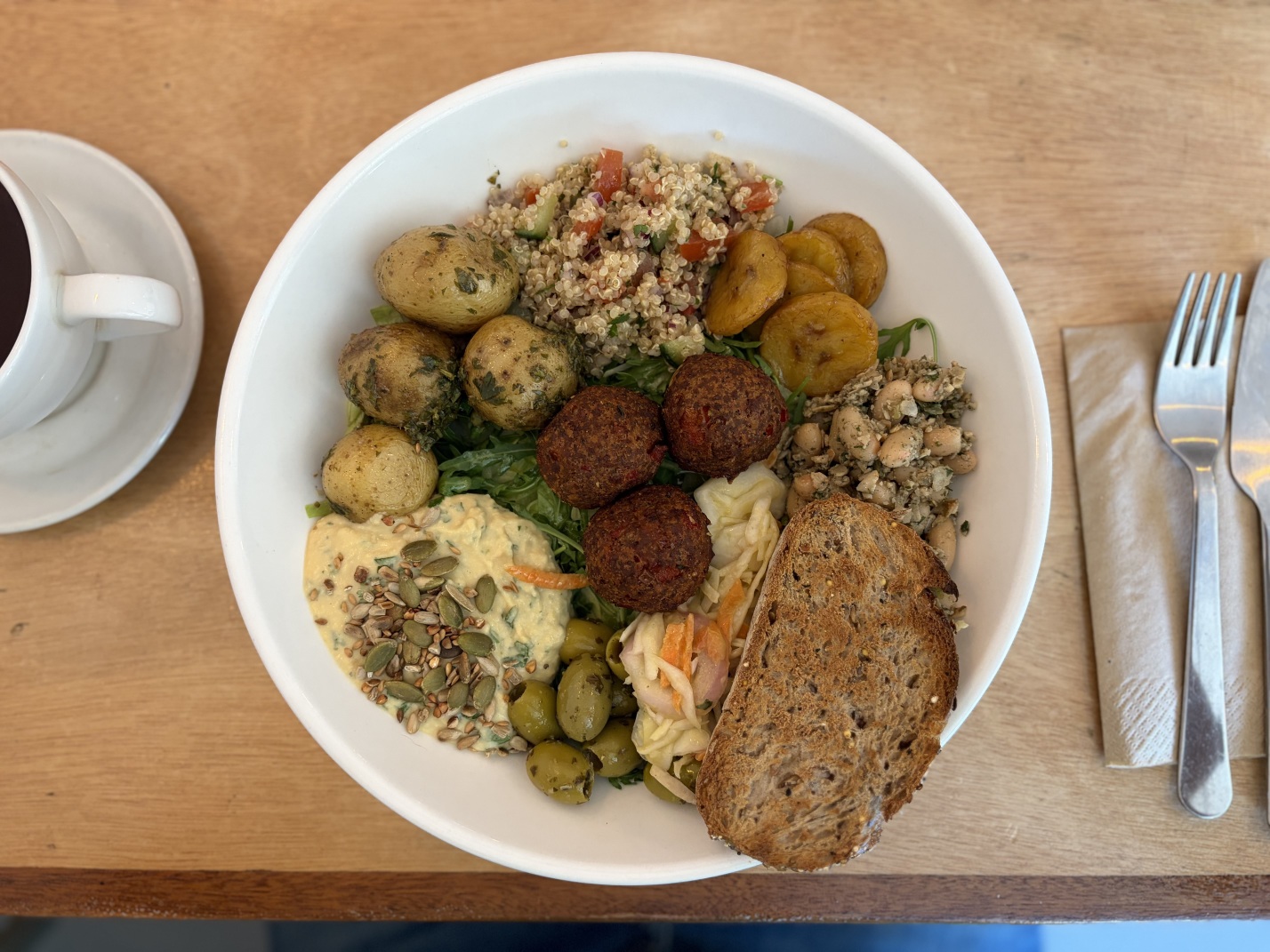 A salad bowl at Black Cat